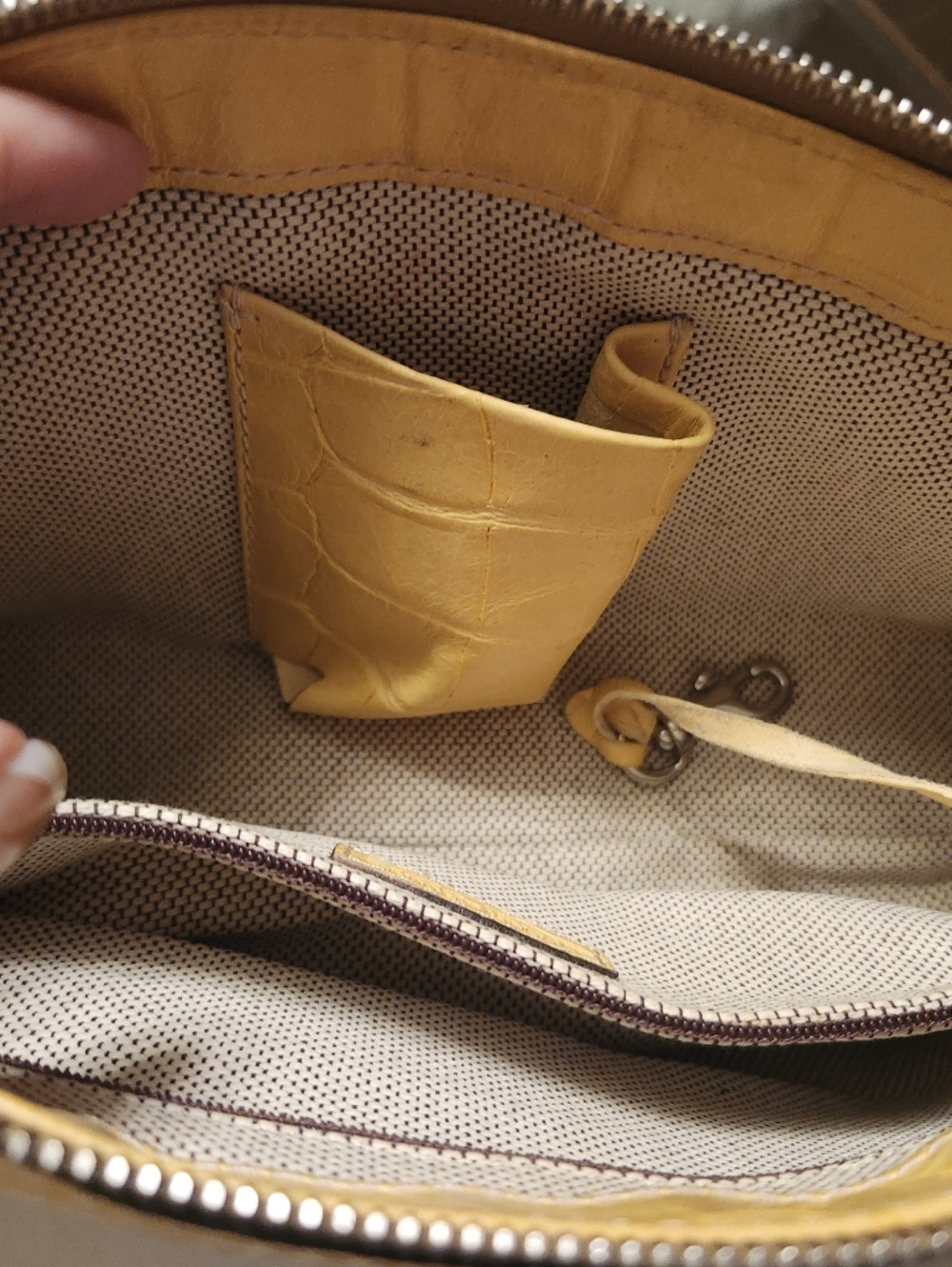 Dooney & Bourke Y2K Yellow Dandelion Leather Croc Embossed Baguette Shoulder Bag - Picture 4 of 8